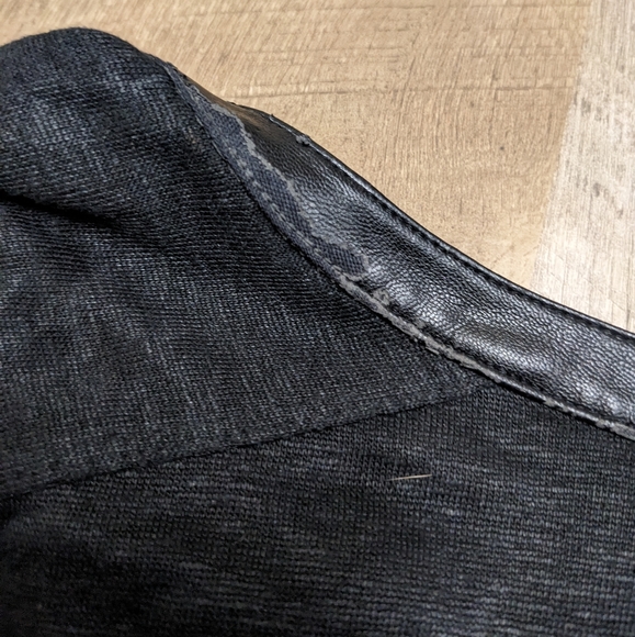 Vince Black Linen Top size small relaxed fit - Picture 3 of 15